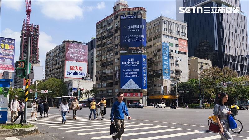 央行第七波打房政策威力持續發酵，北台灣今年329檔期房市冷風刺骨，預估推案量僅約1435.1億元，創近年新低。（圖／記者陳韋帆攝影）