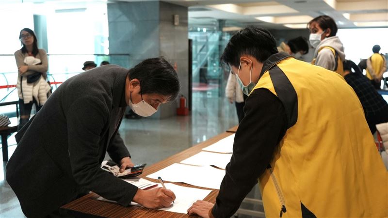 新、泰塭仔圳市地重劃案（第二區）於3月19日至20日於新莊區公所10樓禮堂發放現金補償、約600餘人，視土地區位不同，每坪約32.8萬～66.2萬。（圖／新北地政局提供）