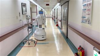 iSEE•AI創世紀 鴻海打造護理協作機器人