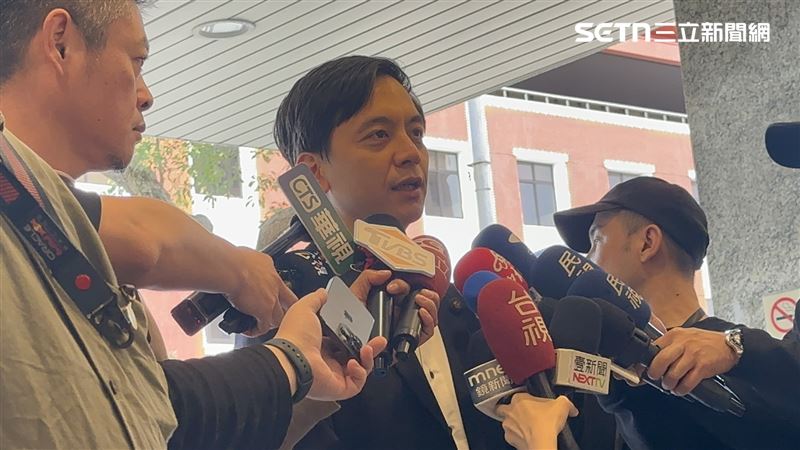 針對軍購案，牛煦庭指出，黨內若有任何不同意見，都會在黨團大會上做整合。（圖／記者詹宜庭攝影）