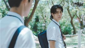 男團FEniX隊長MAX演技炸裂逼哭全網。（圖／映底子國際傳媒股份有限公司提供）