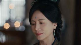 資深女星田麗近期在古裝劇《逐玉》中飾演安太妃。（圖／愛奇藝提供）