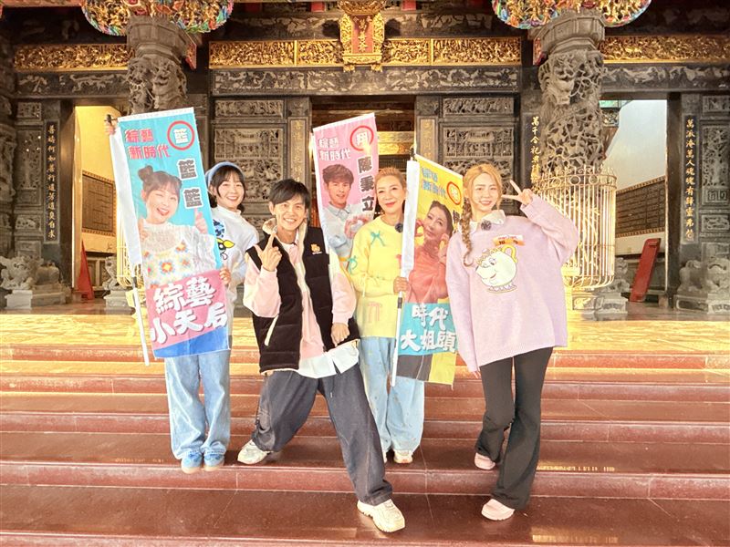 籃籃（左起）、阿翔、楊繡惠、短今出外景。（圖／民視提供）