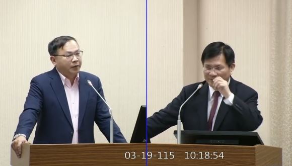 立委王義川質詢外交部長林佳龍。(圖/翻攝畫面)