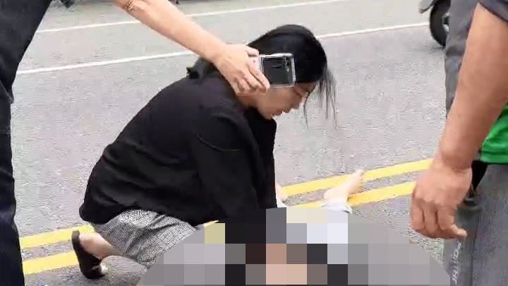 新／騎士撞堆高機命危　路人神手救回