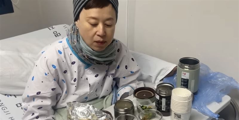 韓國演員朴美善罹患乳癌，化療三次為抗癌剃光頭。（圖／翻攝自朴美善IG、YouTube）