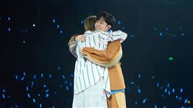 李宇春邀請吳青峰擔任演唱會嘉賓。（圖／哈里坤的狂歡 提供）