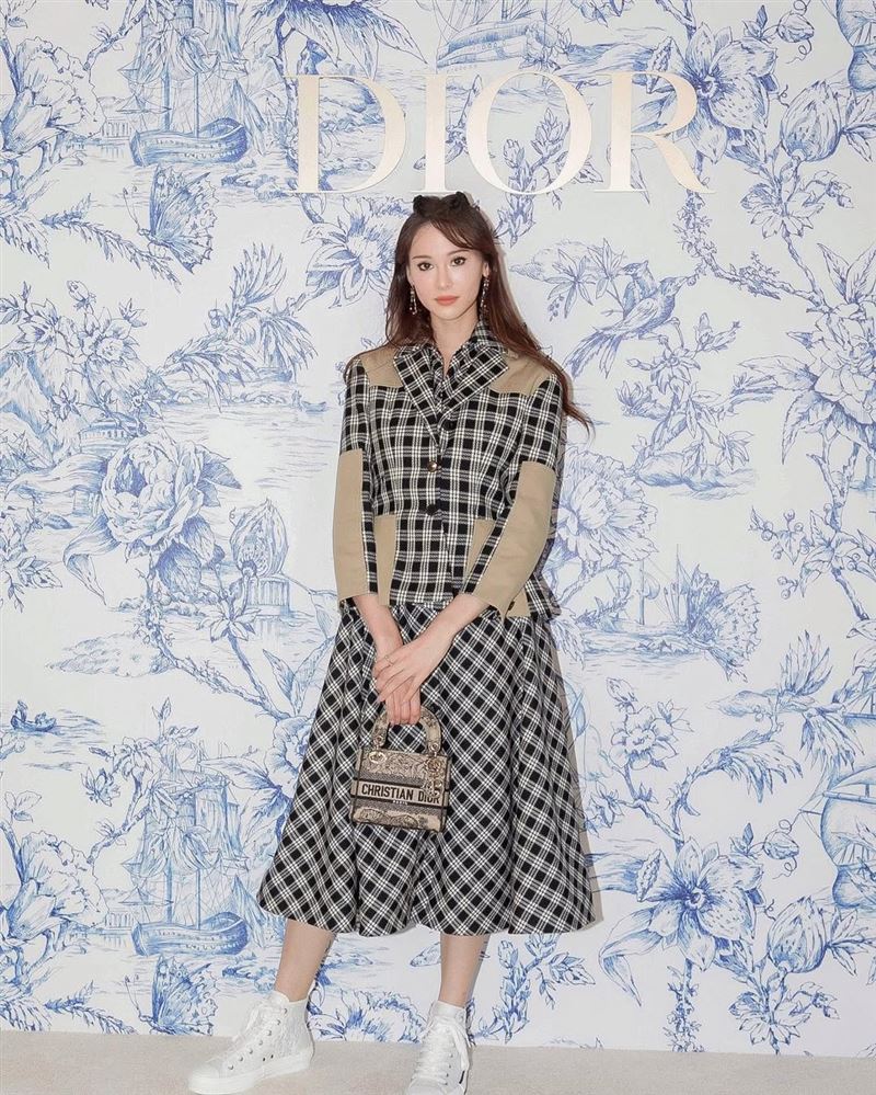 錦榮低調認愛白彌兒：「謝謝大家的關心，我們都很喜歡現在的生活狀態。」（圖／翻攝自白彌兒IG）