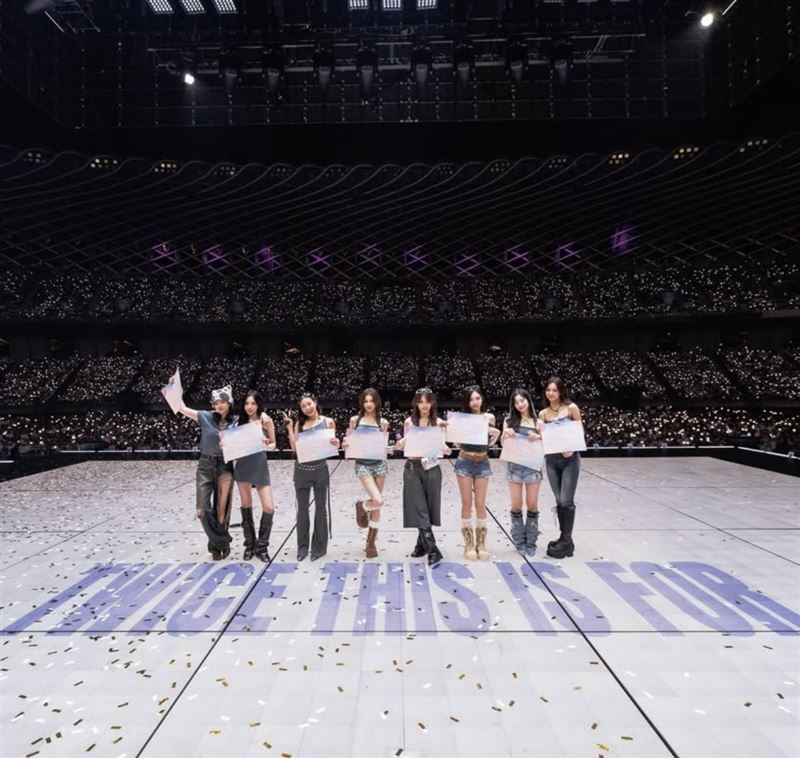 Twice去年十一月曾來高雄世運開唱。圖／翻攝自IG @twicetagram）