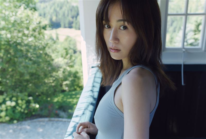 前田敦子辣照遭網友AI亂改。（圖／翻攝自X）