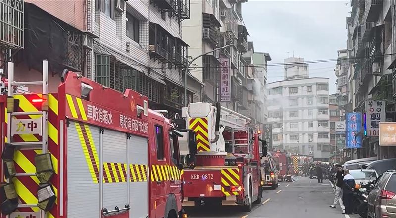 新／三峽公寓竄火煙　救出1昏迷住戶送醫
