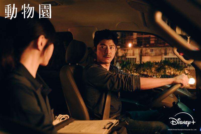 王柏傑在車上鼓起勇氣告白。（圖／Disney+提供）