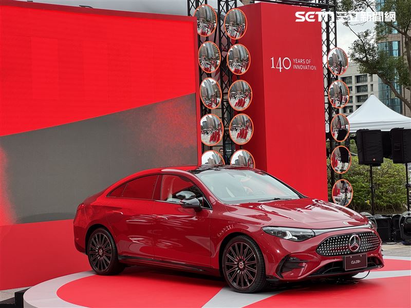 延續跑格比例，斜背線條搭配無窗框車門。（圖／記者鍾釗榛攝影）