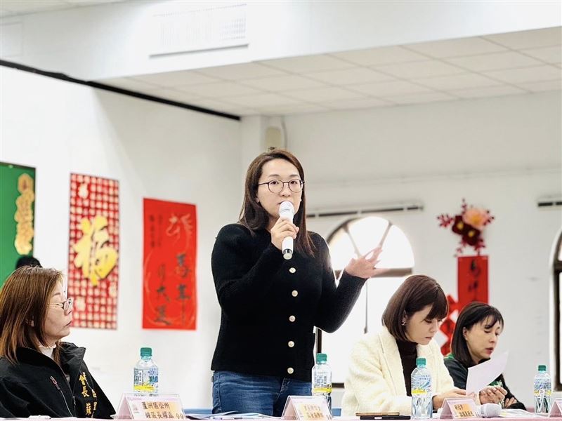 民進黨新北市議員顏蔚慈說「蘇李之爭」。（圖／翻攝自顏蔚慈臉書）