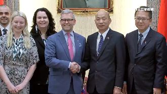 林昶佐回娘家！陪芬蘭跨黨派議員拜會立院