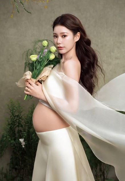 馬筱梅被疑使用假肚皮，引發討論。（圖／翻攝自馬筱梅IG）