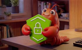 黃仁勳Q版龍蝦 OPENCLAW繼五層蛋糕後，黃仁勳於GTC大會再噴金句，首曝人生3不要與三角形生存法則。他幽默強調底線是不被開除、不無聊與不死，並斷言AI不會引發失業，反讓人更忙碌。（圖／翻攝自Nvidia網站）