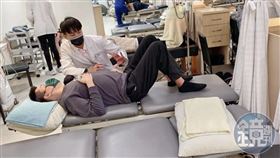 亞東醫院復健中心傳出限制次數爭議，還有病患指稱治療師會言語嘲諷病患。民眾提供（示意畫面，圖中人物與本案無關）