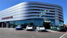 Ford Mustang GTD在保時捷展示中心交車。（圖／翻攝Mustang Reddit）