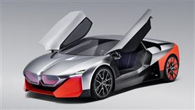 Ford Mustang GTD在保時捷展示中心交車。（圖／翻攝Mustang Reddit）