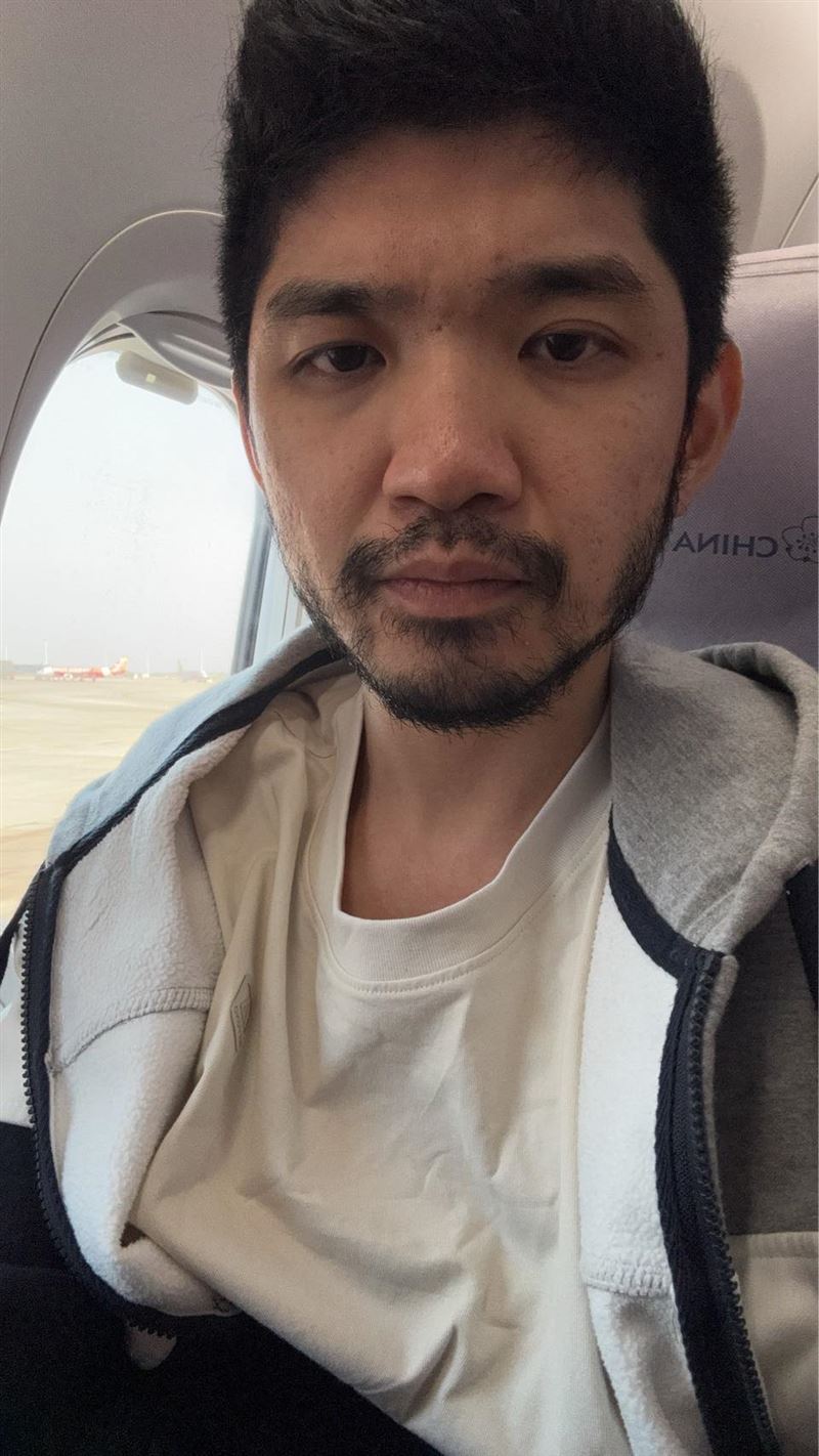 晚安小雞回台灣後貼出自拍照報平安。（圖／翻攝自臉書）