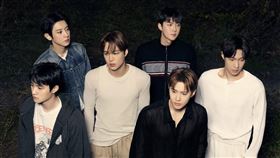 EXO第八張正規專輯《REVERXE》已在1/19發行。（圖／翻攝自IG @weareone.exo）