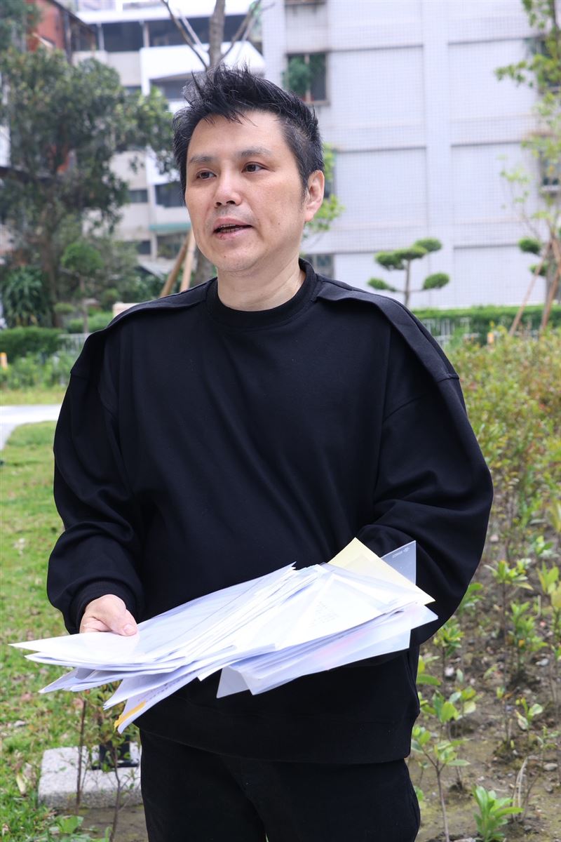 洪誠陽出面控訴張淳淳詐騙。（圖／記者鄭孟晃攝影）