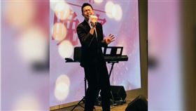 陳大天白天在家製作菜脯，晚上則到餐酒館表演脫口秀。（翻攝自陳大天臉書）