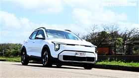 Kia Stonic 1.0T Signature休旅車。（圖／記者鍾釗榛攝影）