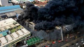 南韓大田市今（20）日下午發生一起嚴重的工廠火警。位於大德區的一間汽車零件製造廠起火，目前已造成至少50人受傷。（圖／翻攝自X平台Argonaut@FapeFop90614帳號）