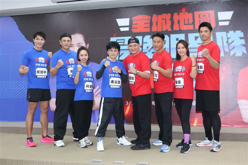 龍語申（左起）、阿布、何依霈、唐從聖、馬國賢、彭小刀、黃瑄、王盈凱出席新節目記者會。（圖／記者鄭孟晃攝影）