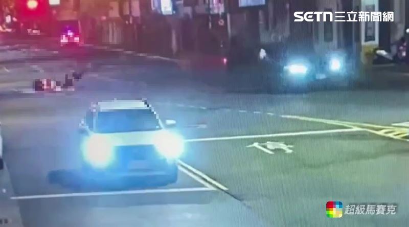 北市陳男騎車下班行經大東路及文林路口時撞上BMW休旅車。（圖／翻攝畫面）