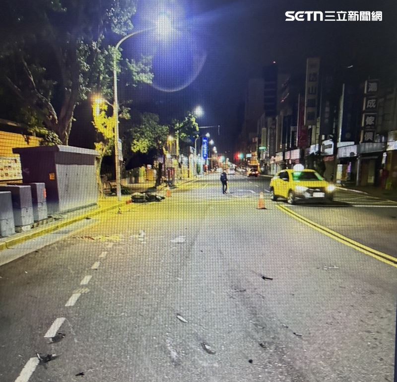 北市陳男騎車下班行經大東路及文林路口時撞上BMW休旅車。（圖／翻攝畫面）