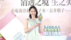 曾愷玹透露自己的凍齡撇步就是多喝水。（圖／記者鄭孟晃攝影）