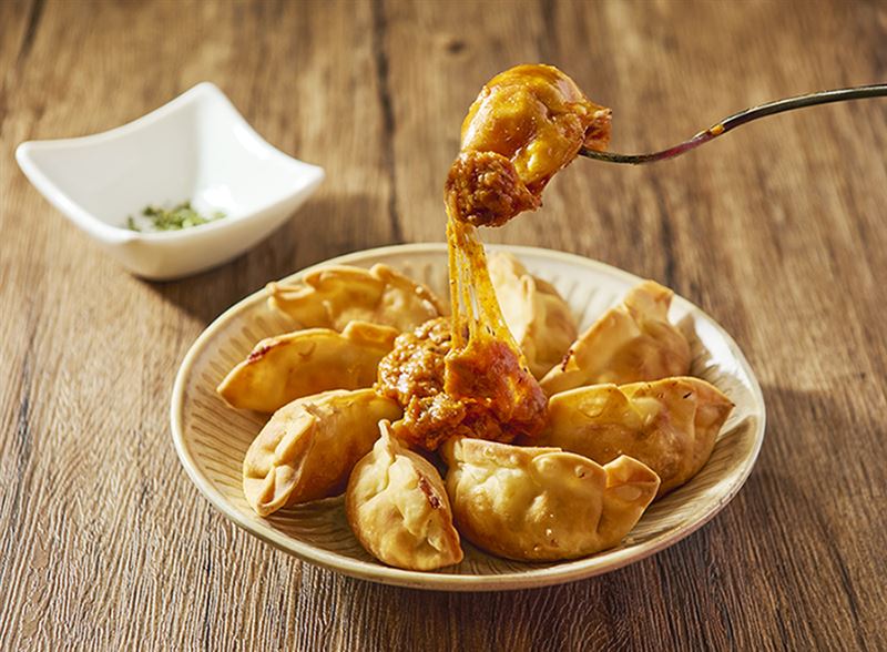 三商炸雞全新開賣炸水餃。(圖／三商炸雞提供)