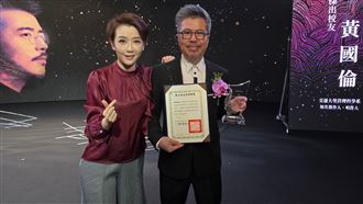 結婚黃國倫15年　寇乃馨突公開下跪不忍了