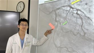 睡前打手遊突胸痛　34歲壯男竟心肌梗塞