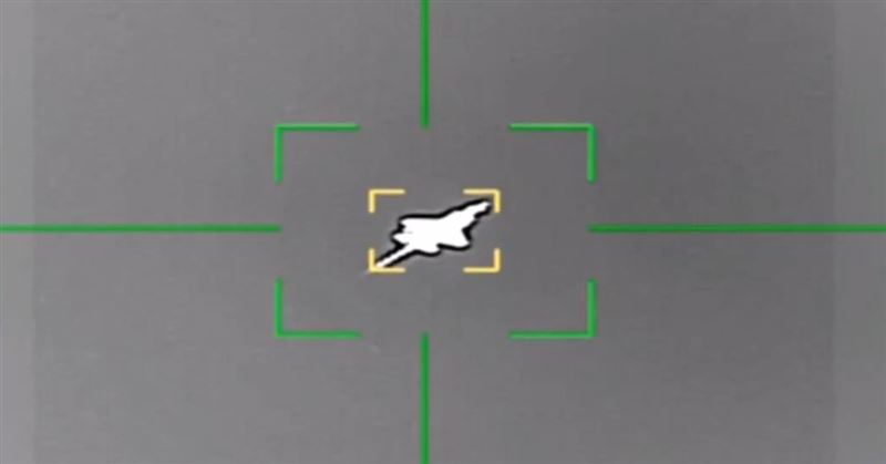 美國國防部證實,一架美國空軍F-35A匿蹤戰鬥機在伊朗上空執行作戰任務期間,因緊急狀況被迫中止任務。(圖/翻攝自X@clashreport)