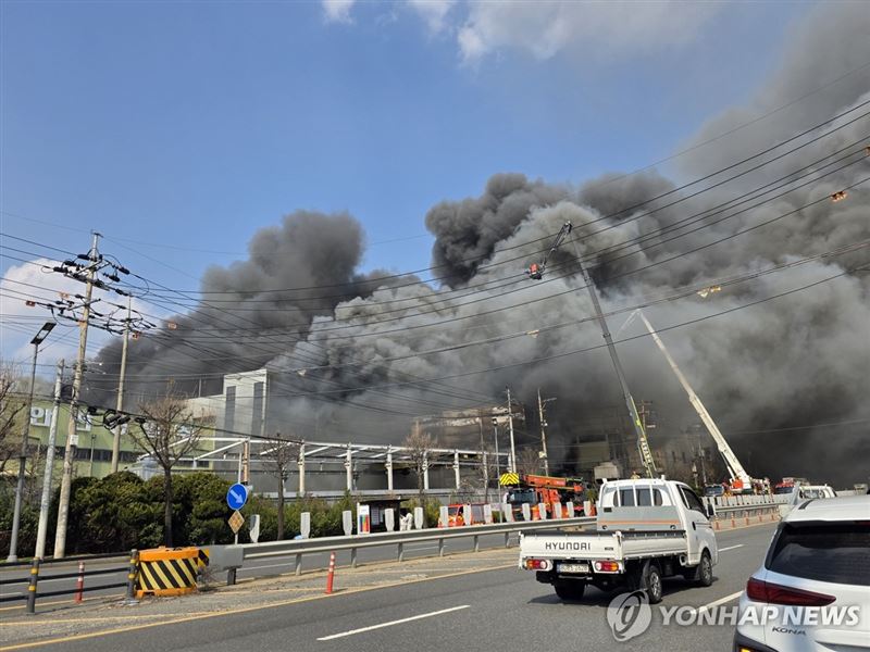 韓國大田汽車零件工廠大火。（圖／韓聯社）