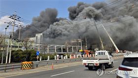 韓國大田汽車零件工廠大火。（圖／韓聯社）
