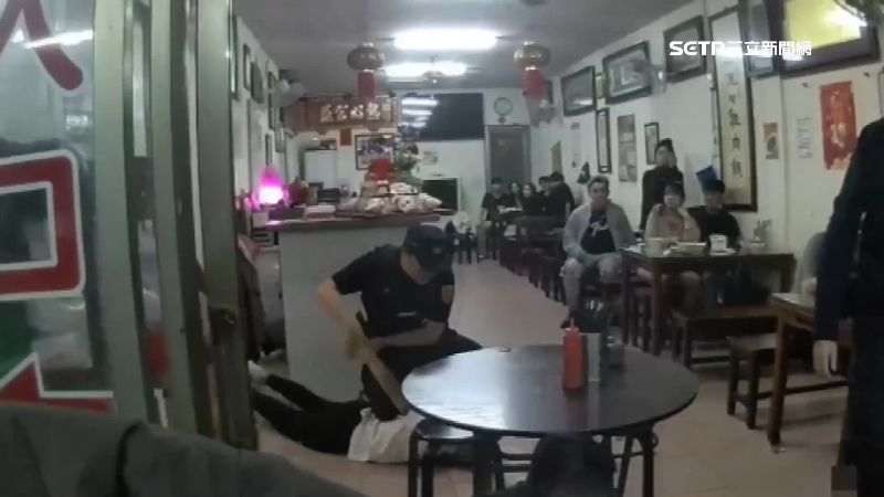 店內一天到晚鬥毆!名店懶得說標語惹笑