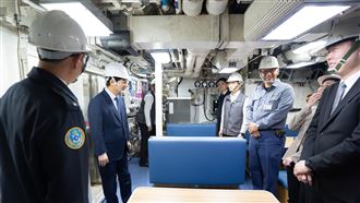 海鯤號遭質疑艦容不平整？台船公司回應了