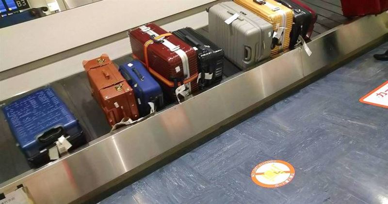 近期社群上會看到有人去日本玩稱行李超重,找人幫忙帶回台灣,旅遊粉專呼籲,千萬不要隨便幫忙,小心後果不堪設想。(示意圖/photoAC)