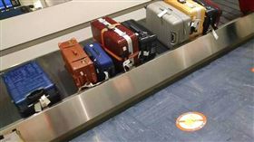 近期社群上會看到有人去日本玩稱行李超重，找人幫忙帶回台灣，旅遊粉專呼籲，千萬不要隨便幫忙，小心後果不堪設想。（示意圖／photoAC）