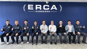 環境部與新北消防局同仁合影。（圖／翻攝畫面）