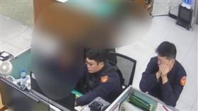 北市文山一分局員警日前成功攔阻公司負責人將3千萬元投資進詐騙平台。（圖／翻攝畫面）