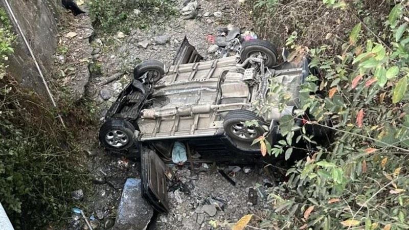 屏東車墜橋女重傷!4人竟冷血棄車逃逸中