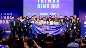 證交所親征矽谷與洛杉磯，鎖定AI、半導體及生技 等美商新創招商。利用台股 全球第七大市值 與 高流動性 優勢，透過 創新板 鬆綁門檻，精準對接創投與獨角獸。結合台灣供應鏈實力，力拼打造 「亞洲那斯達克」 籌資平台！（圖／證交所提供） 