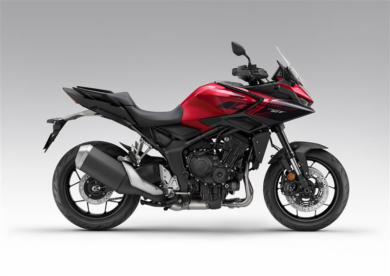 2026年式CB1000GT，主打舒適與性能兼具的全能設定。（圖／Honda提供）