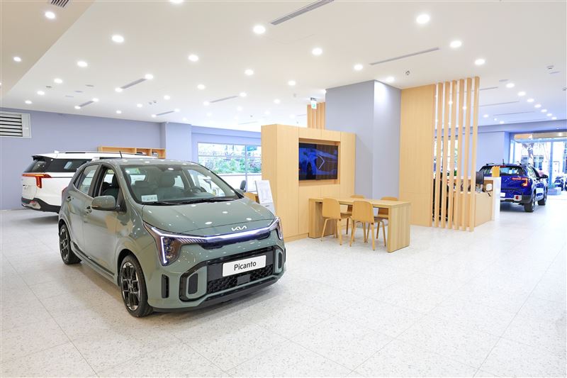 全新松江展示中心成為品牌首座都會型1S據點。（圖／Kia提供）